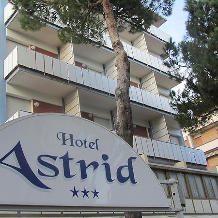 Hotel Astrid Червія Екстер'єр фото