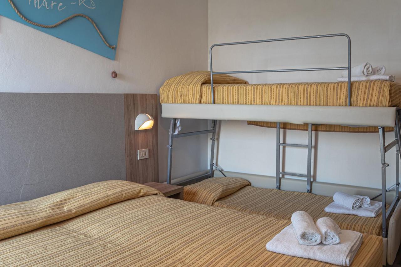 Hotel Astrid Червія Екстер'єр фото