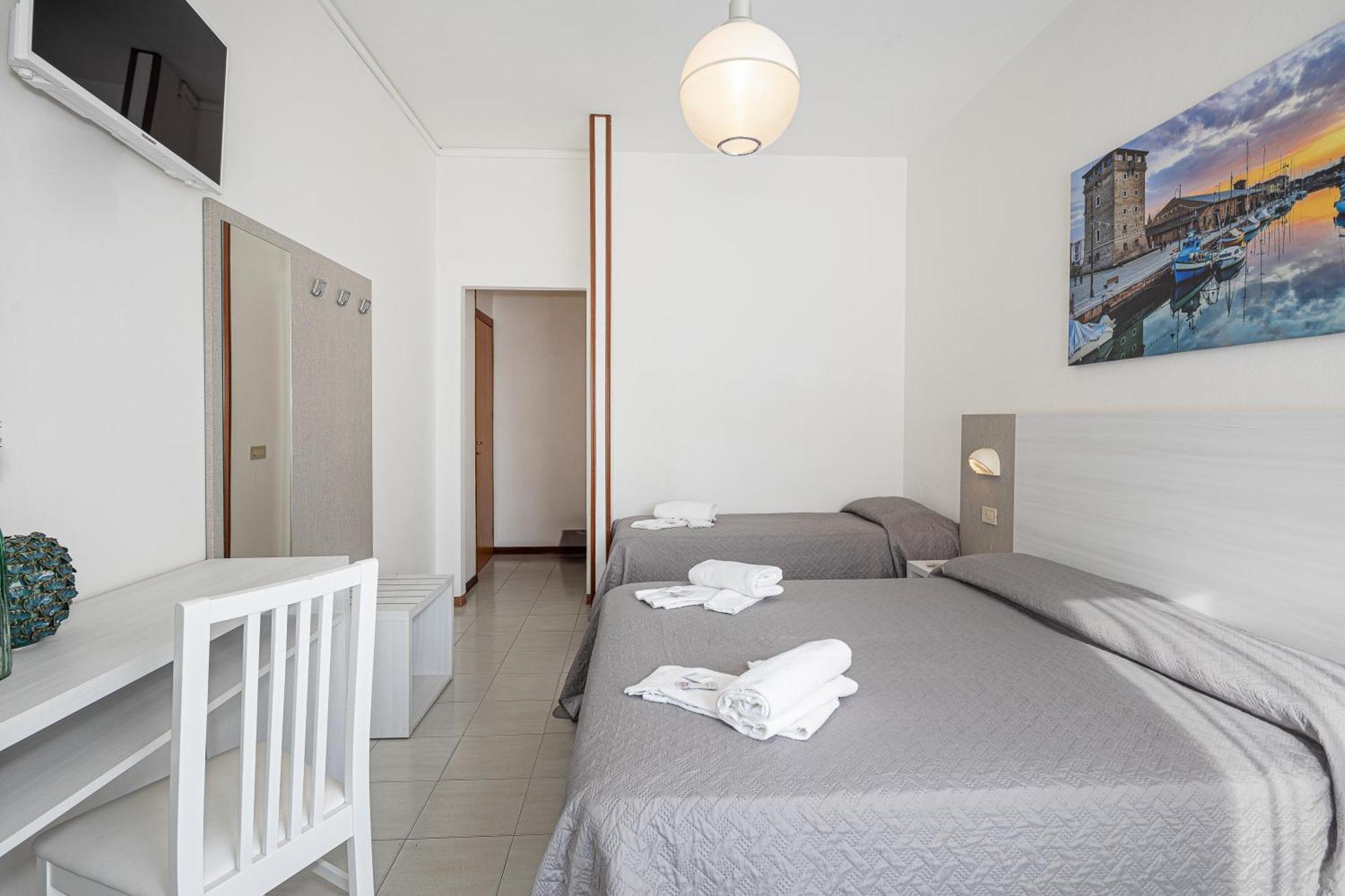 Hotel Astrid Червія Екстер'єр фото