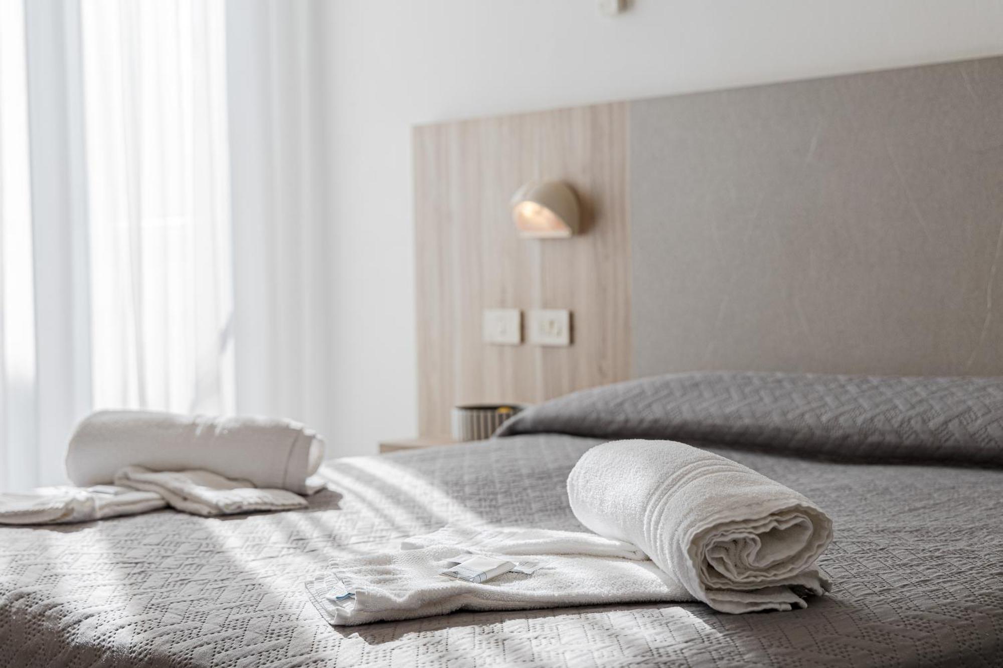 Hotel Astrid Червія Екстер'єр фото