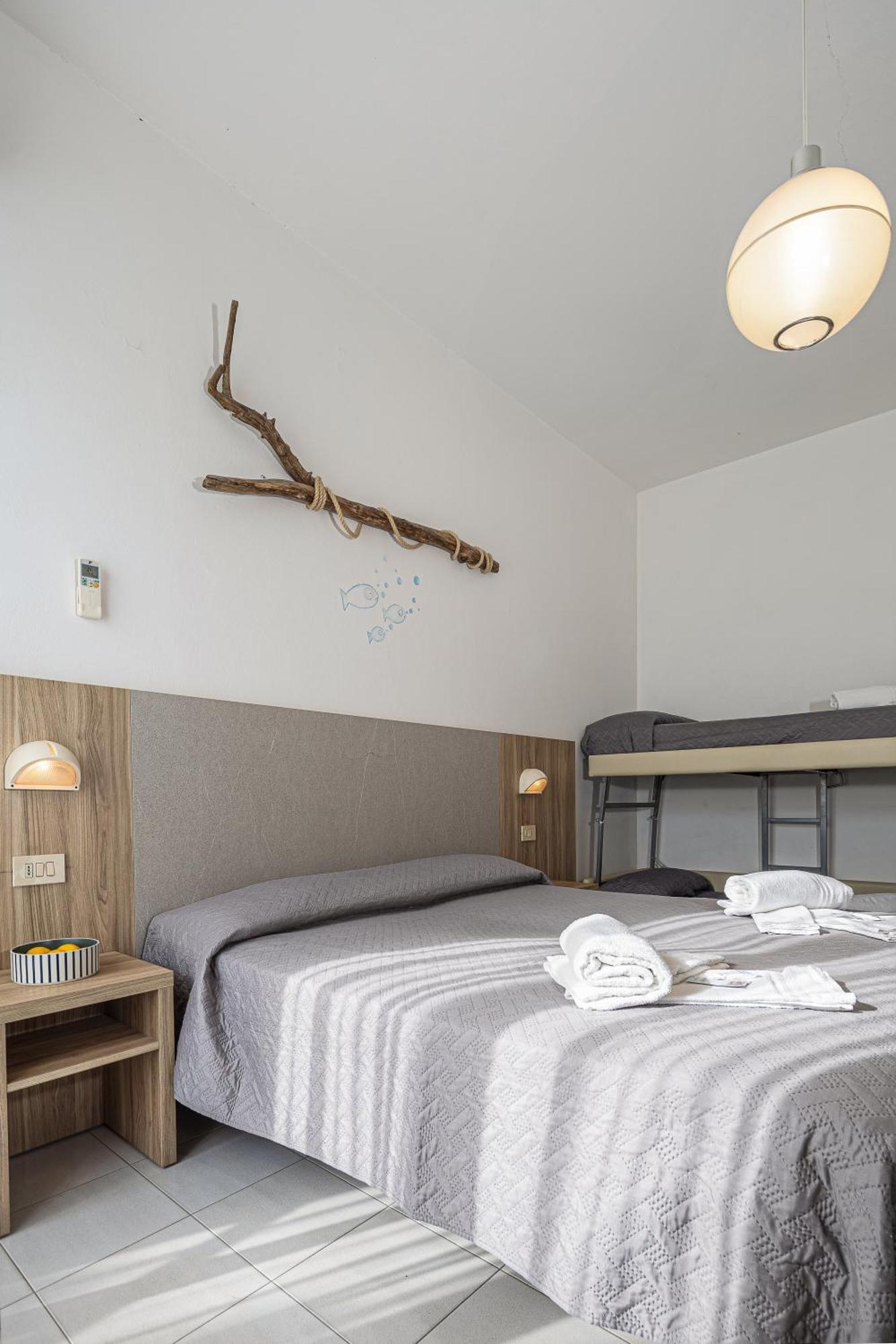 Hotel Astrid Червія Екстер'єр фото