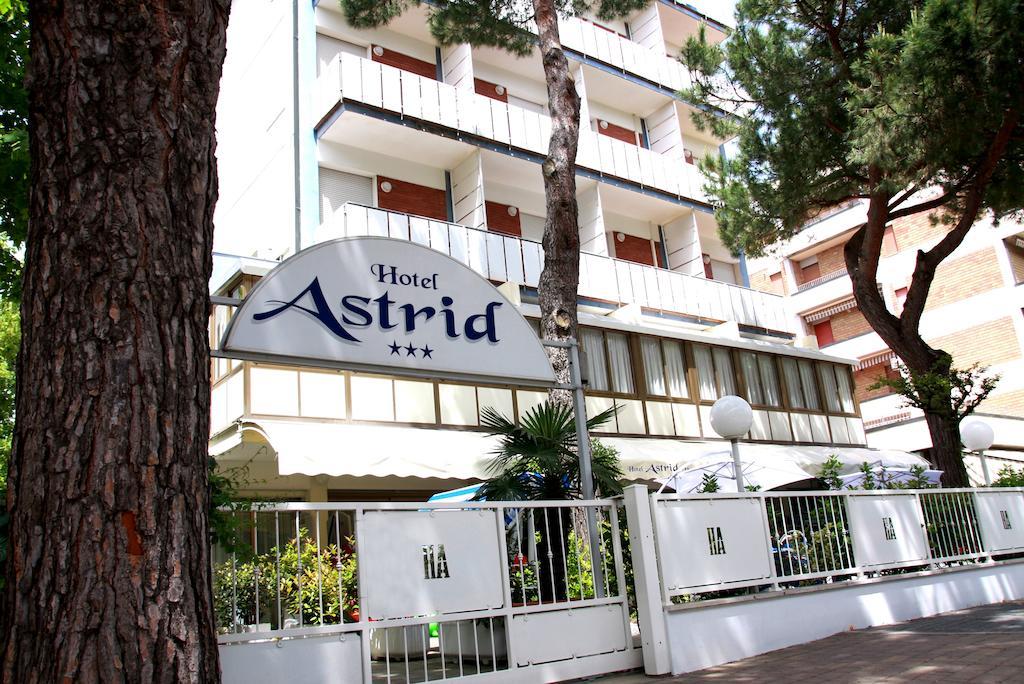 Hotel Astrid Червія Екстер'єр фото