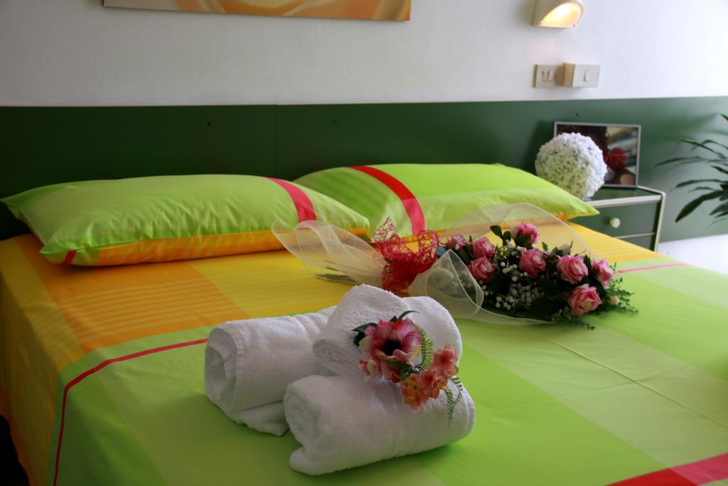 Hotel Astrid Червія Екстер'єр фото