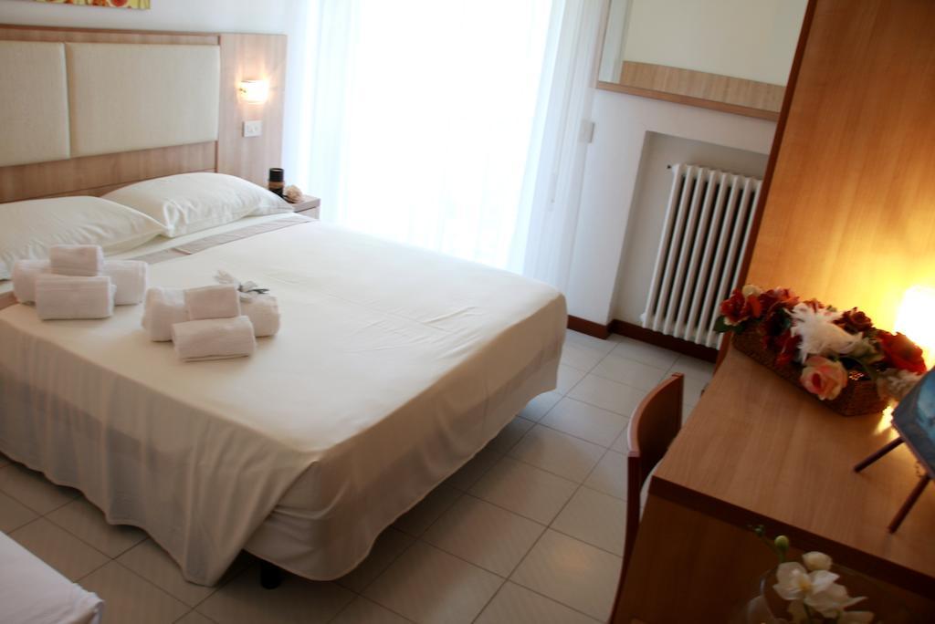 Hotel Astrid Червія Номер фото