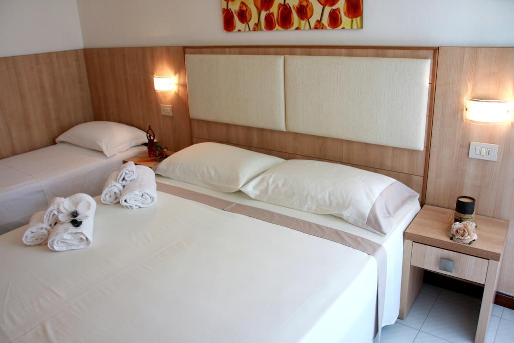 Hotel Astrid Червія Екстер'єр фото