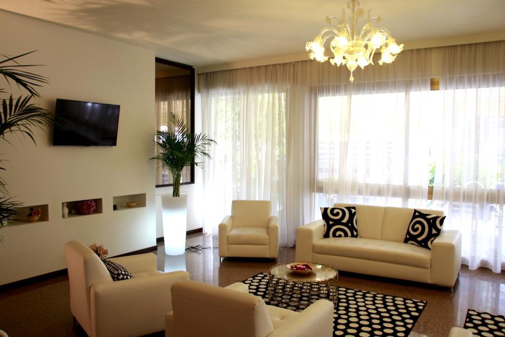 Hotel Astrid Червія Екстер'єр фото
